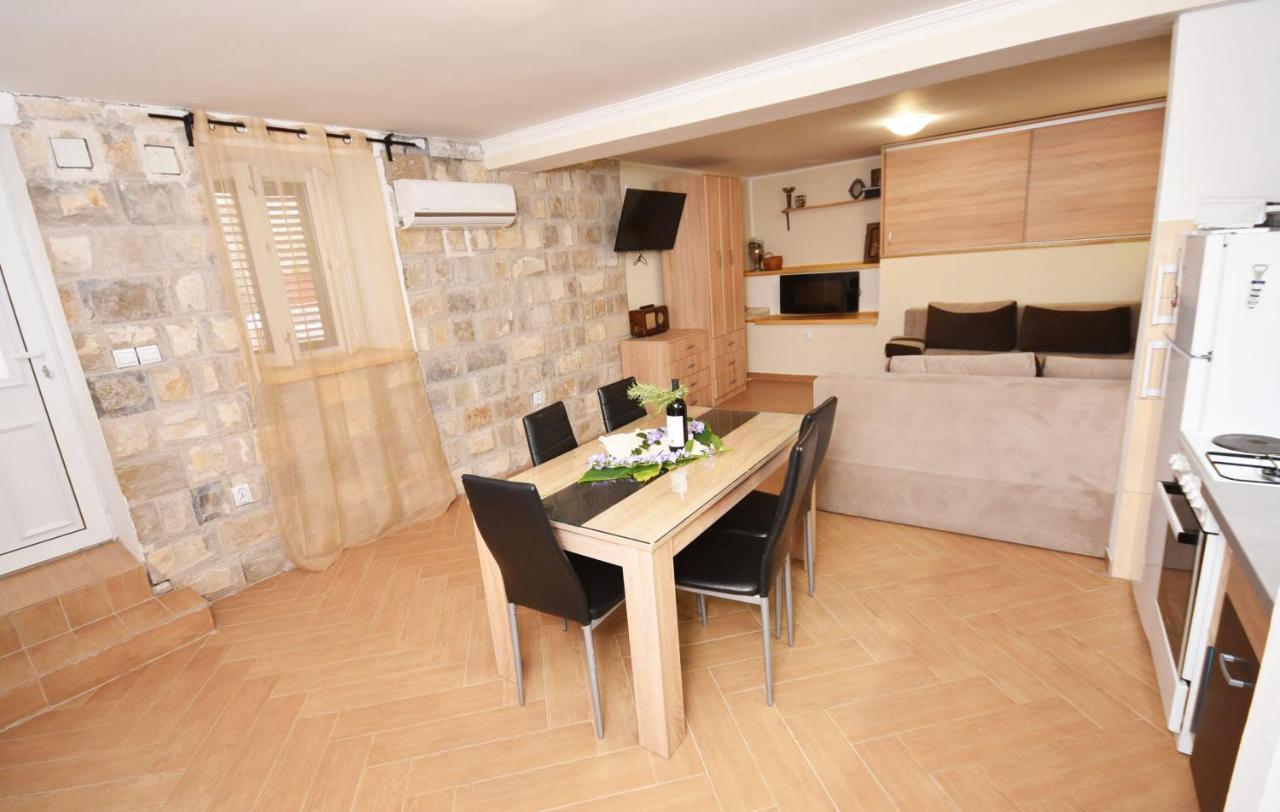 Vila Kula 1830 Apartments 赫尔采格诺维 外观 照片
